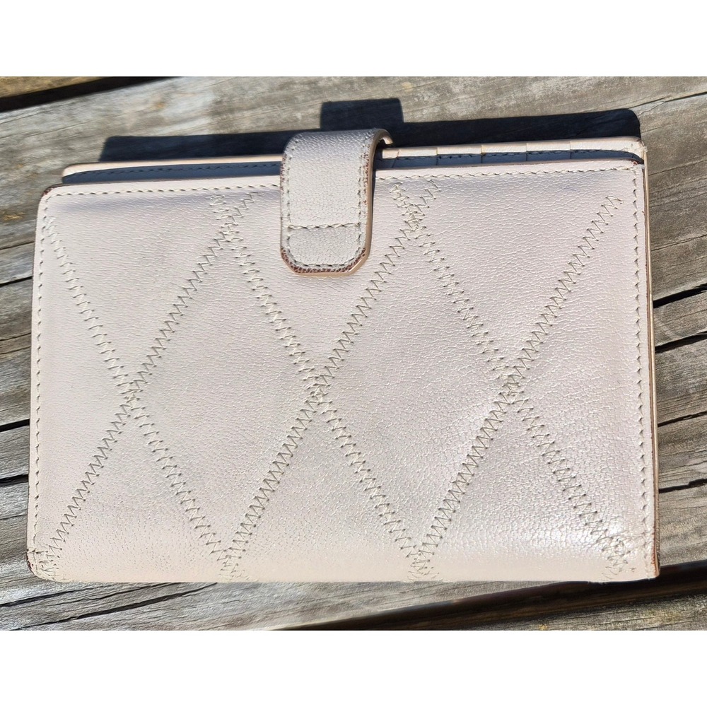 Givenchy Goatskin Diamond Quilted GV3 medium wallet Aubergine - Picture 11 of 14